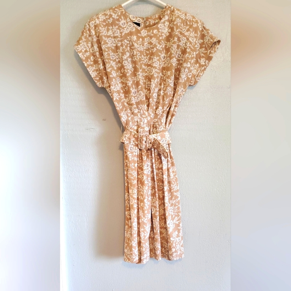 S.L. Fashions Womens 8 Tan Floral Pattern Belted Dress